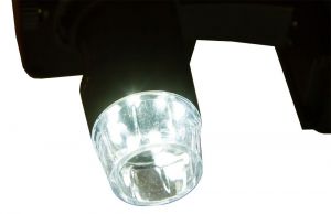 Levenhuk DTX: Detail objektivu s LED ¨diodami.